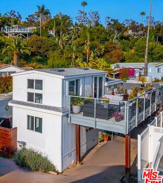 Pacific Palisades, CA 90272,16321 Pacific Coast Highway #135