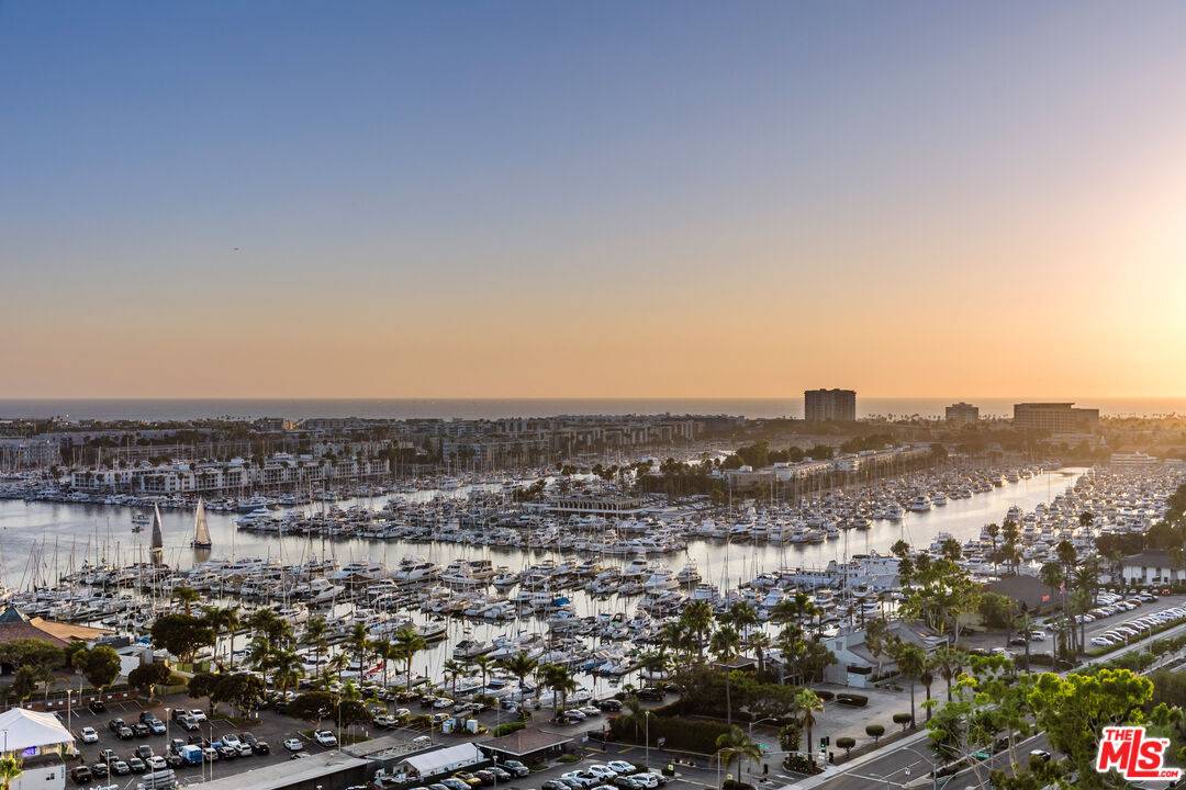 Marina Del Rey, CA 90292,13600 Marina Pointe Dr #1912