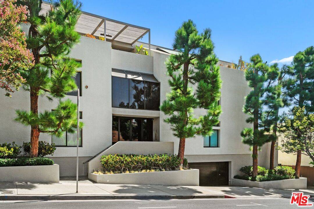 West Hollywood, CA 90069,950 Hancock Ave #203