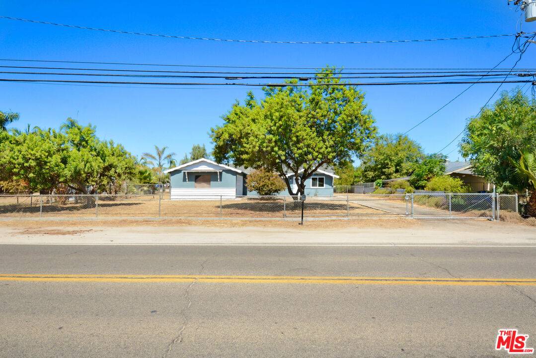 Perris, CA 92570,22660 San Jacinto Ave