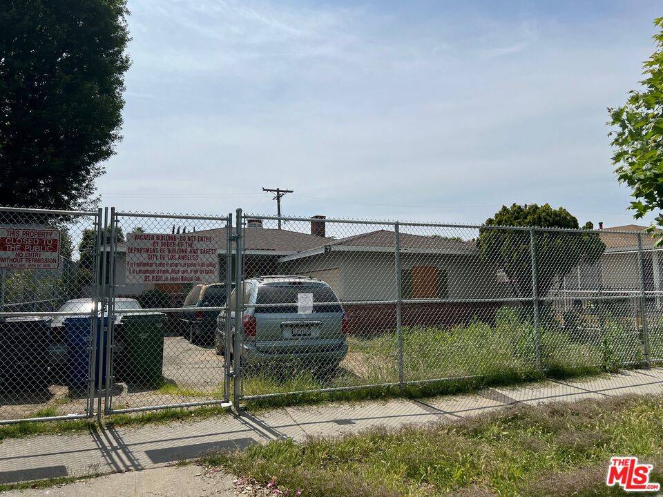 Van Nuys, CA 91411,5859 Cedros Ave