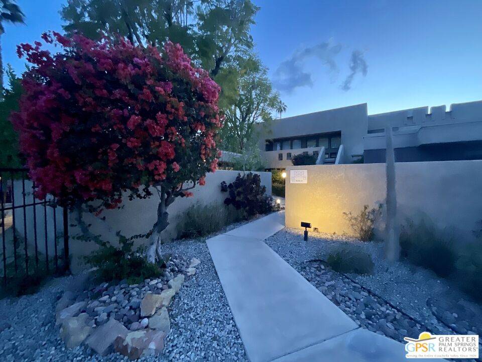 Palm Springs, CA 92262,477 Bradshaw Ln #12