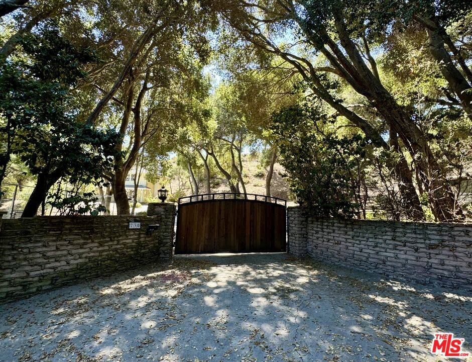 Calabasas, CA 91302,730 Crater Camp Dr