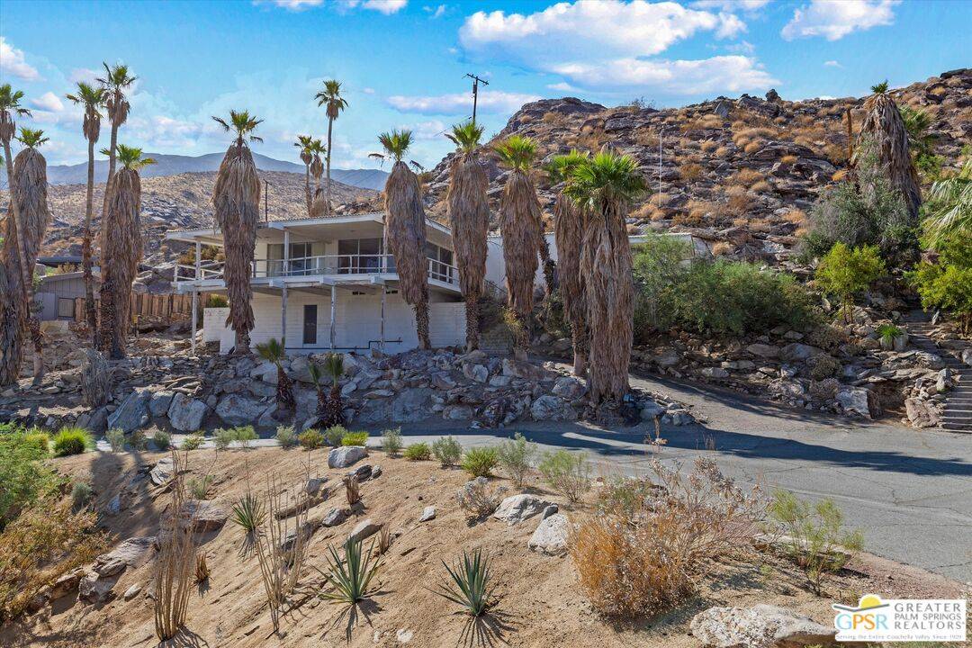 Palm Springs, CA 92264,2425 Cahuilla Hills Dr