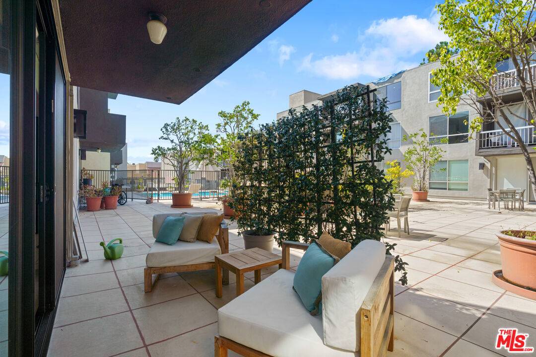 Los Angeles, CA 90046,1745 Camino Palmero St #336