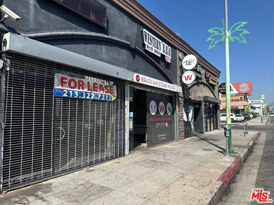 Los Angeles, CA 90004,147 N Western Ave