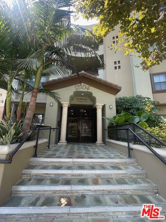 Studio City, CA 91604,St #105