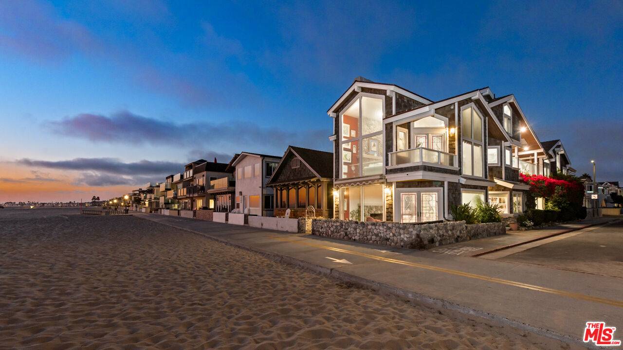 Newport Beach, CA 92663,3300 W Oceanfront