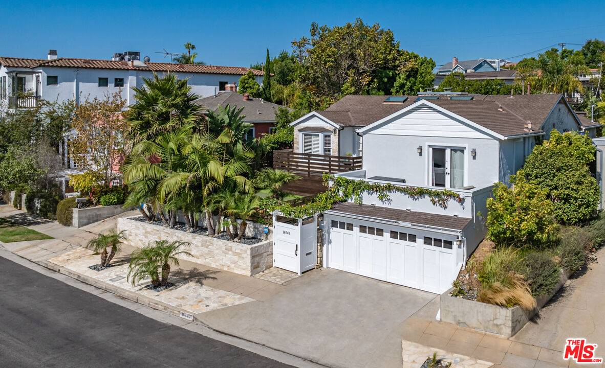 Pacific Palisades, CA 90272,16749 Bollinger Dr