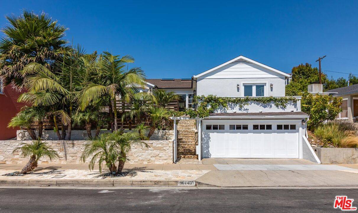 Pacific Palisades, CA 90272,16749 Bollinger Dr