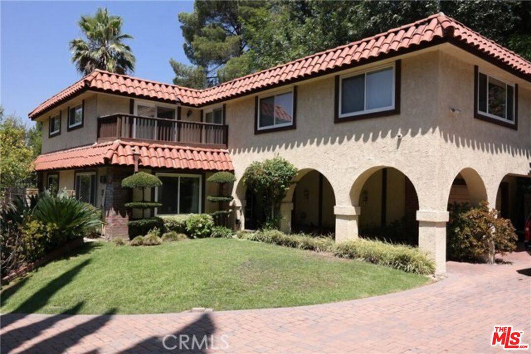 Pasadena, CA 91105,1040 Linda Glen Dr