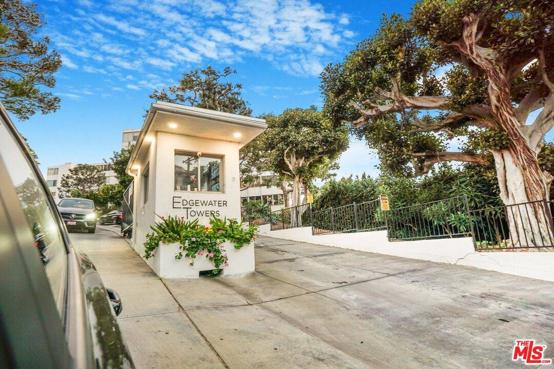 Pacific Palisades, CA 90272,17350 W Sunset Blvd #2