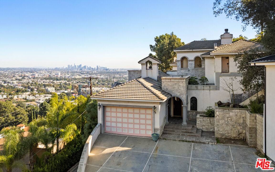 West Hollywood, CA 90069,1651 Marlay Dr