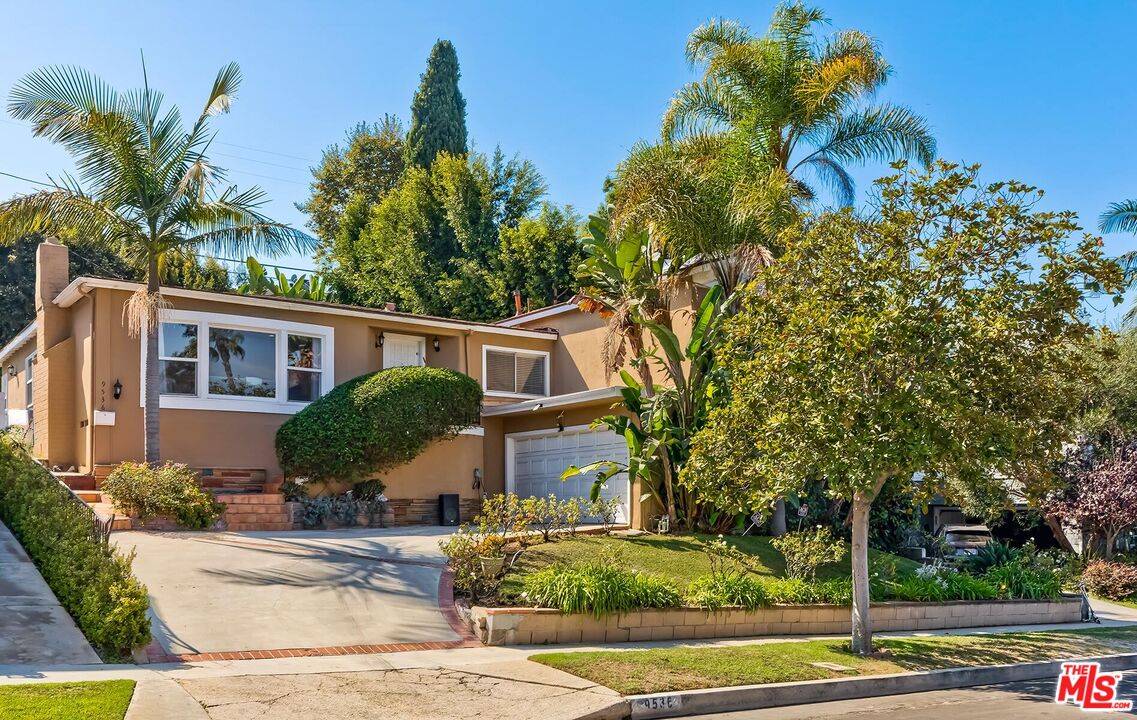 Los Angeles, CA 90035,9536 Cresta Dr