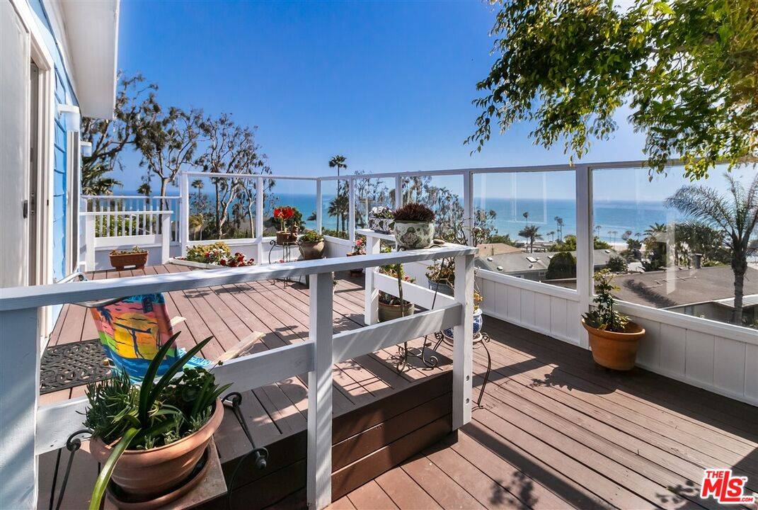 Pacific Palisades, CA 90272,4 Kiki Pl