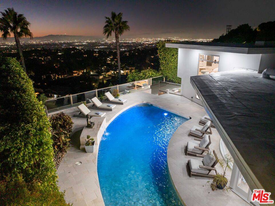 Studio City, CA 90046,8045 Mulholland Dr