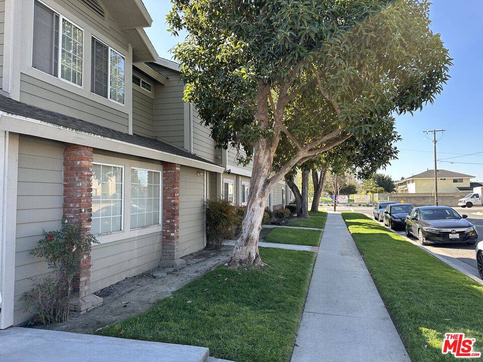 Los Alamitos, CA 90720,4001 Farquhar Ave