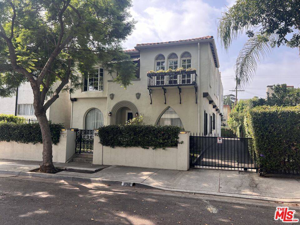 West Hollywood, CA 90046,929 N Ogden Dr #4