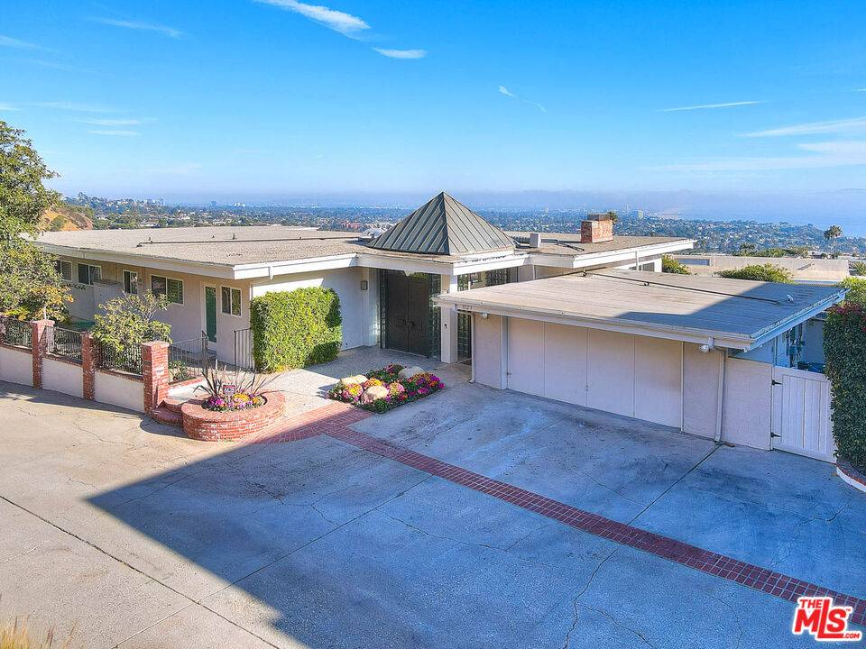 Pacific Palisades, CA 90272,1127 Lachman Ln