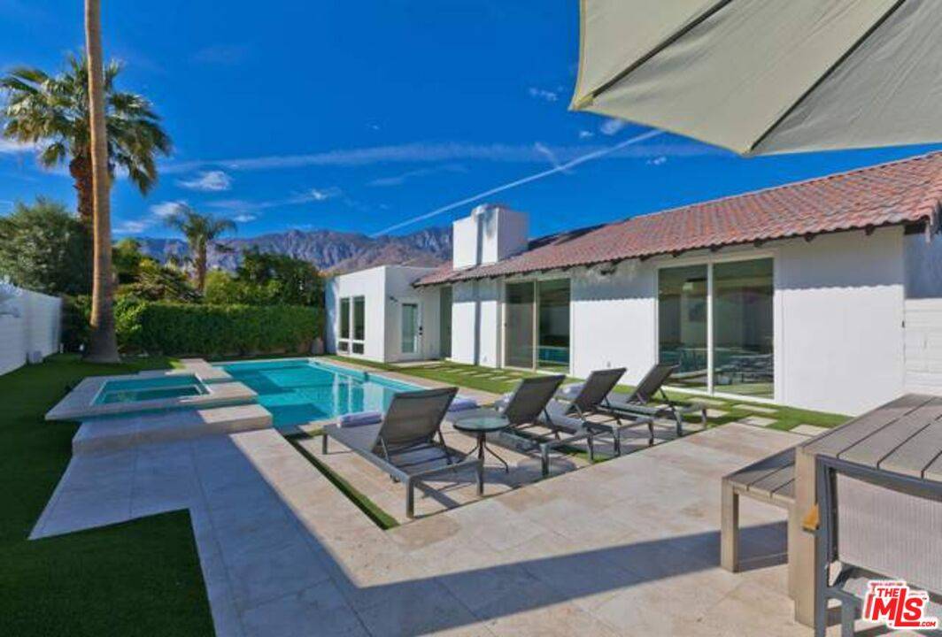 Palm Springs, CA 92264,3545 Ridgeview Cir