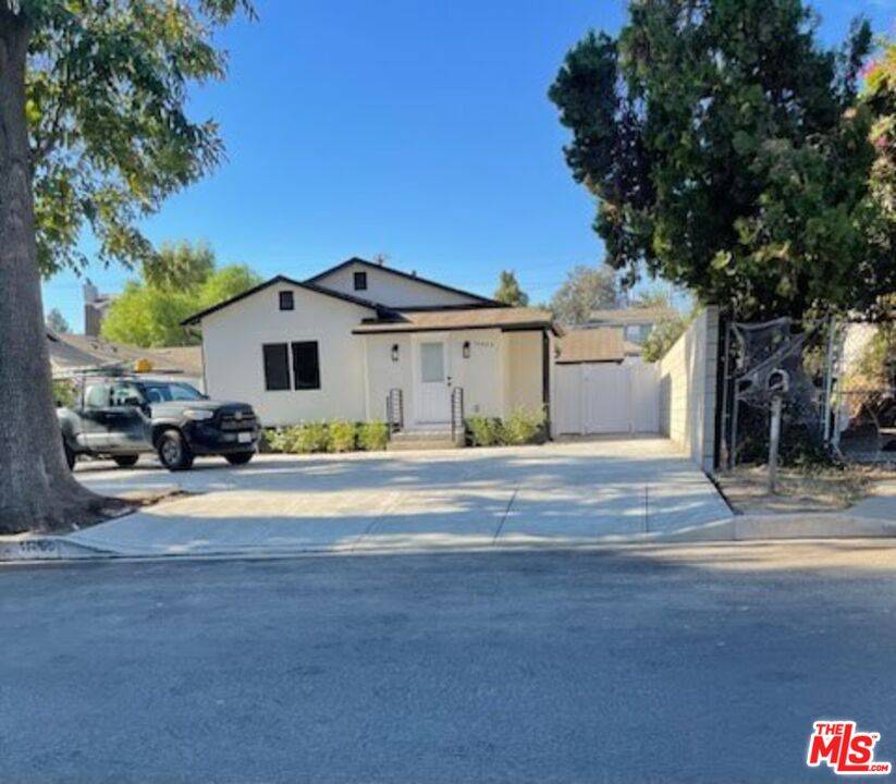 Sylmar, CA 91342,11469 Sunburst St