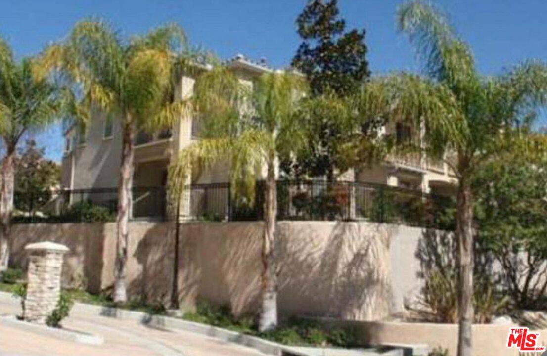 Granada Hills, CA 91344,15601 Odyssey Dr #8