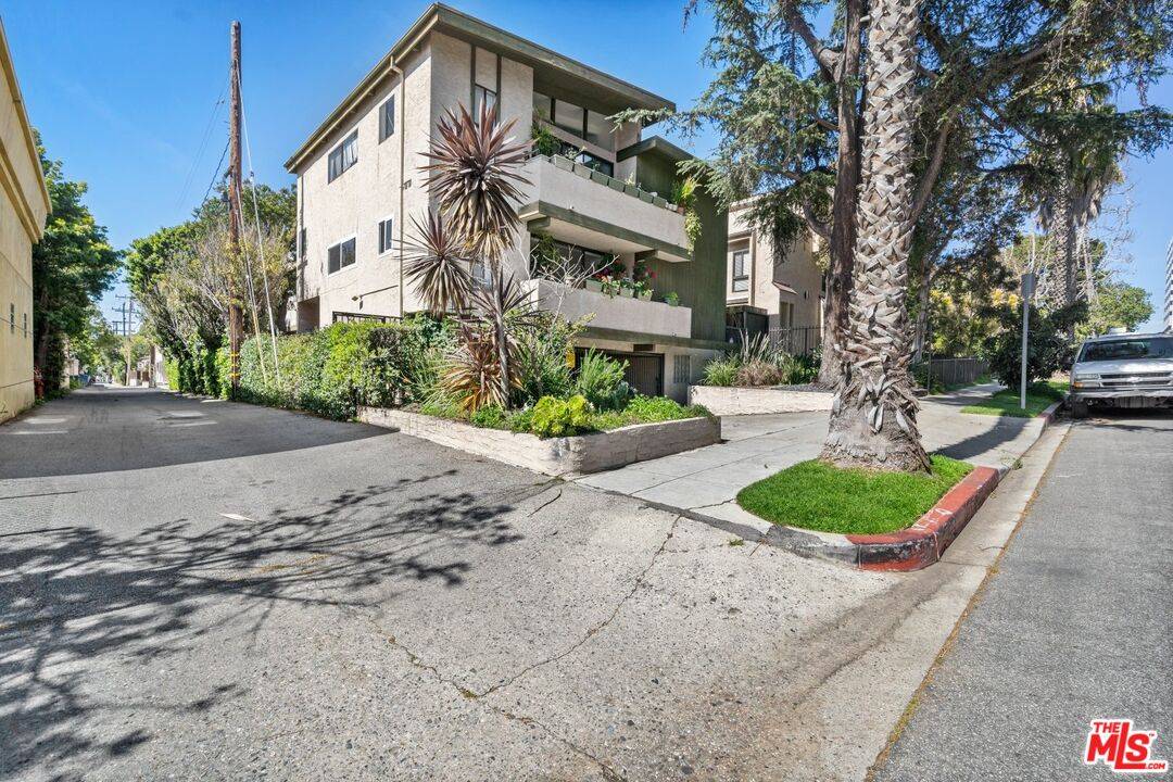 Santa Monica, CA 90404,1341 Centinela Ave #104