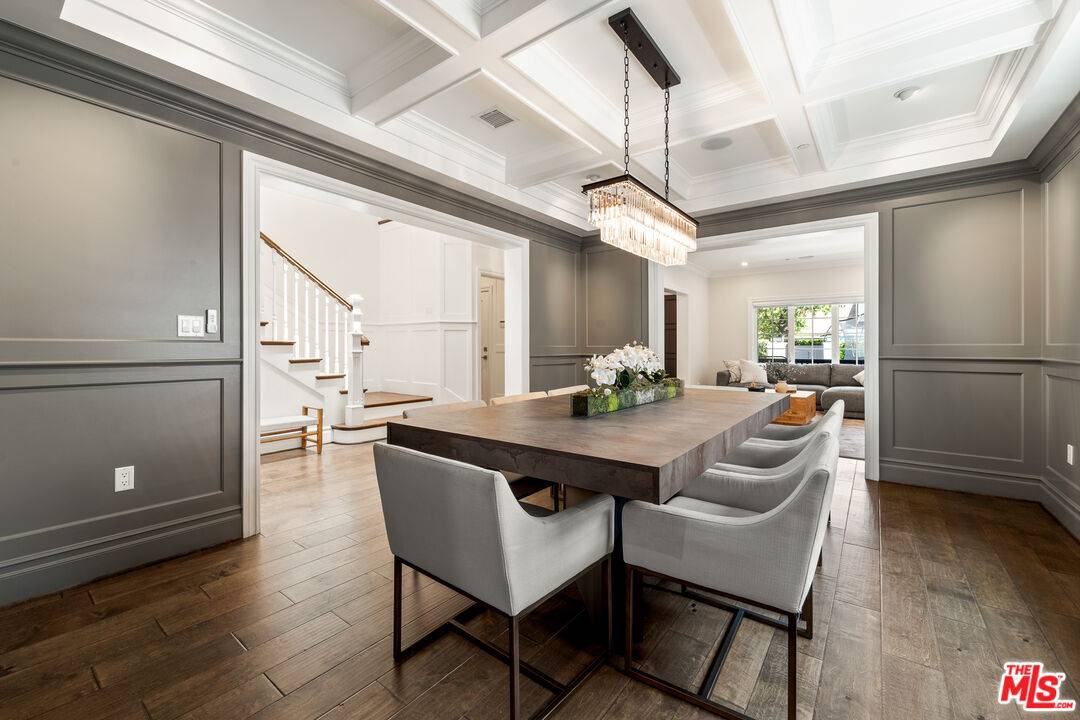 Sherman Oaks, CA 91423,4469 Stern Ave