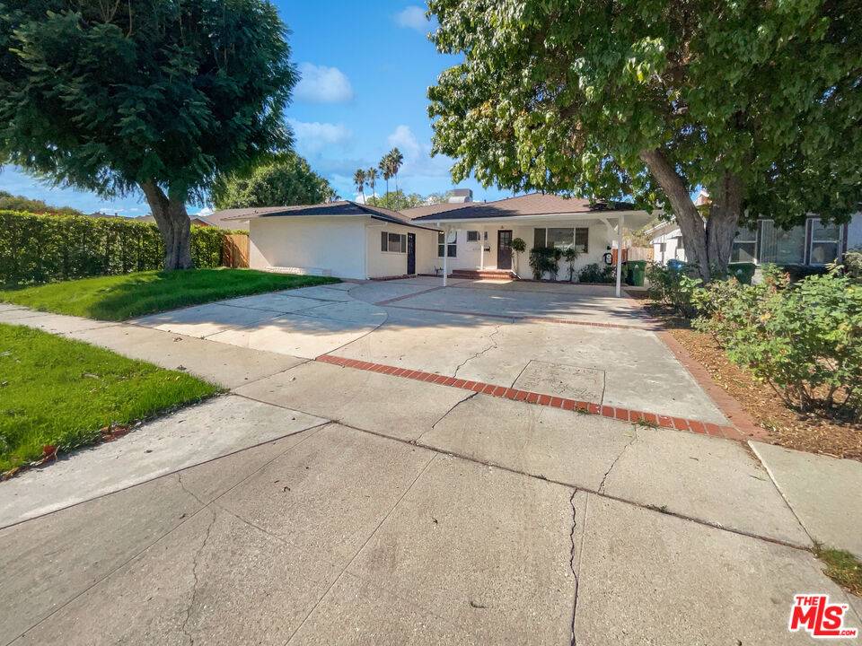 Northridge, CA 91324,9225 Wystone Ave