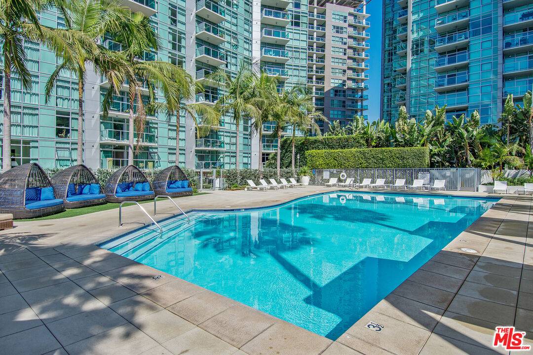 Marina Del Rey, CA 90292,13700 Marina Pointe Dr #810