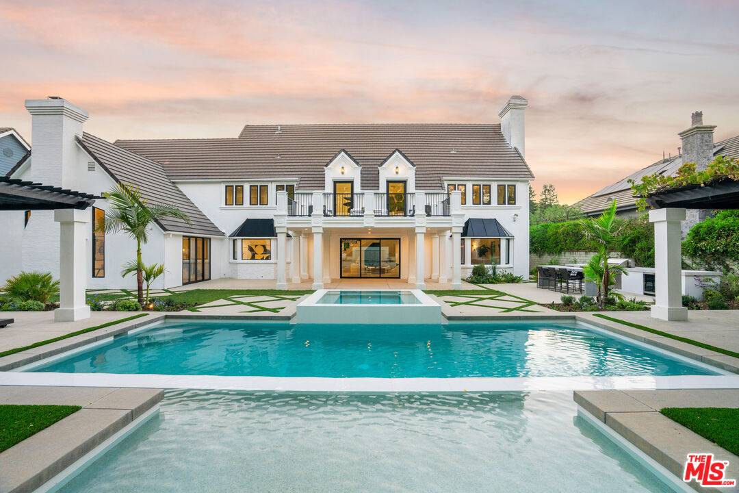 Woodland Hills, CA 91364,4608 Westchester Dr