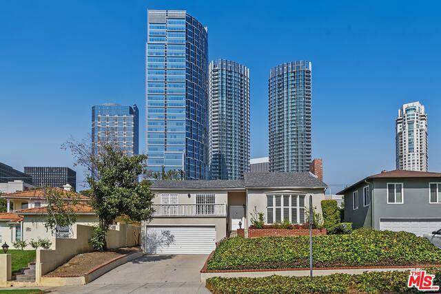 Los Angeles, CA 90025,2006 Fox Hills Dr