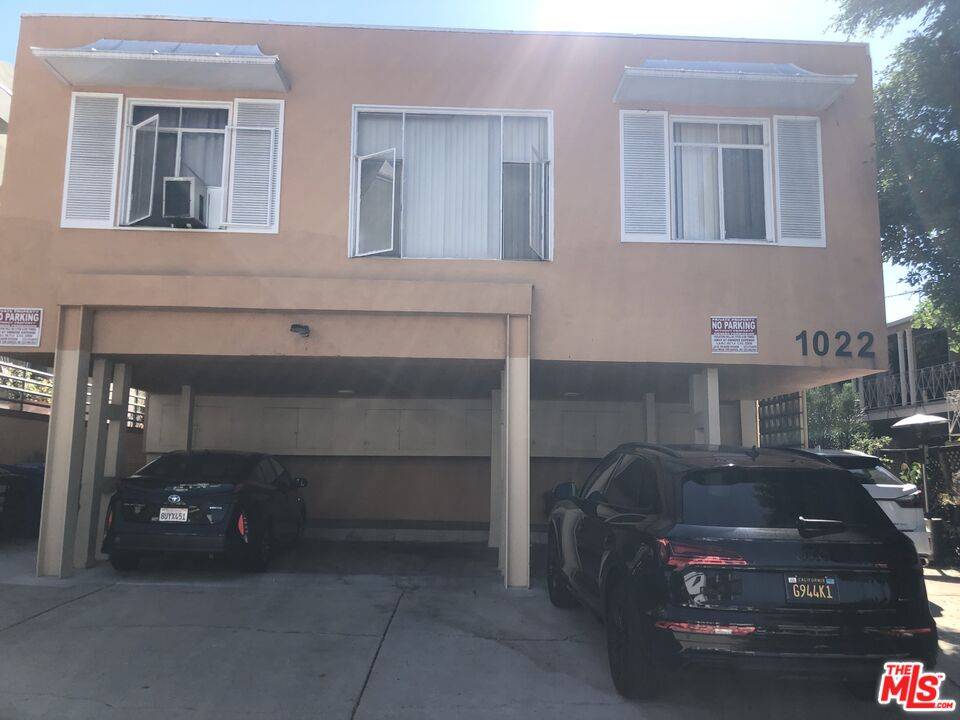 Los Angeles, CA 90069,1022 N Croft Ave #2