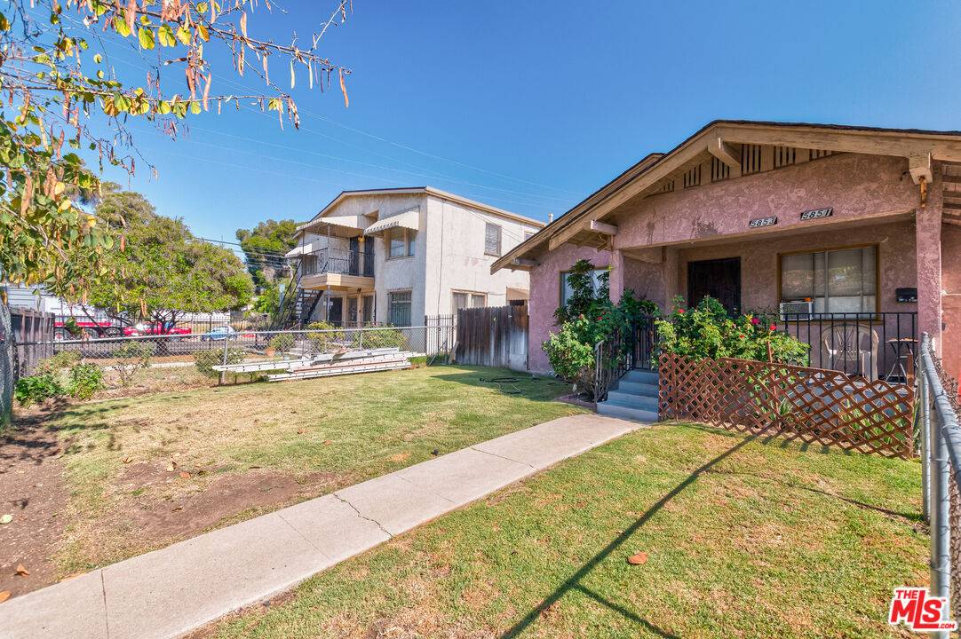 Los Angeles, CA 90038,5851 La Mirada Ave