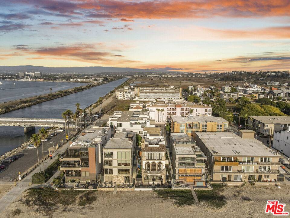 Playa Del Rey, CA 90293,6209 Ocean Front Walk