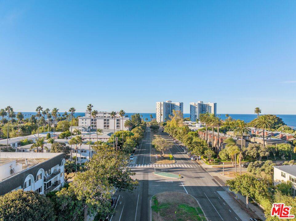 Santa Monica, CA 90402,404 San Vicente Blvd #101