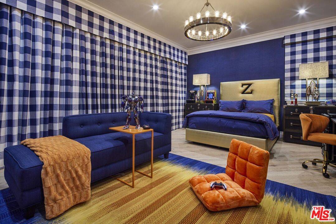 Encino, CA 91436,4425 Haskell Ave