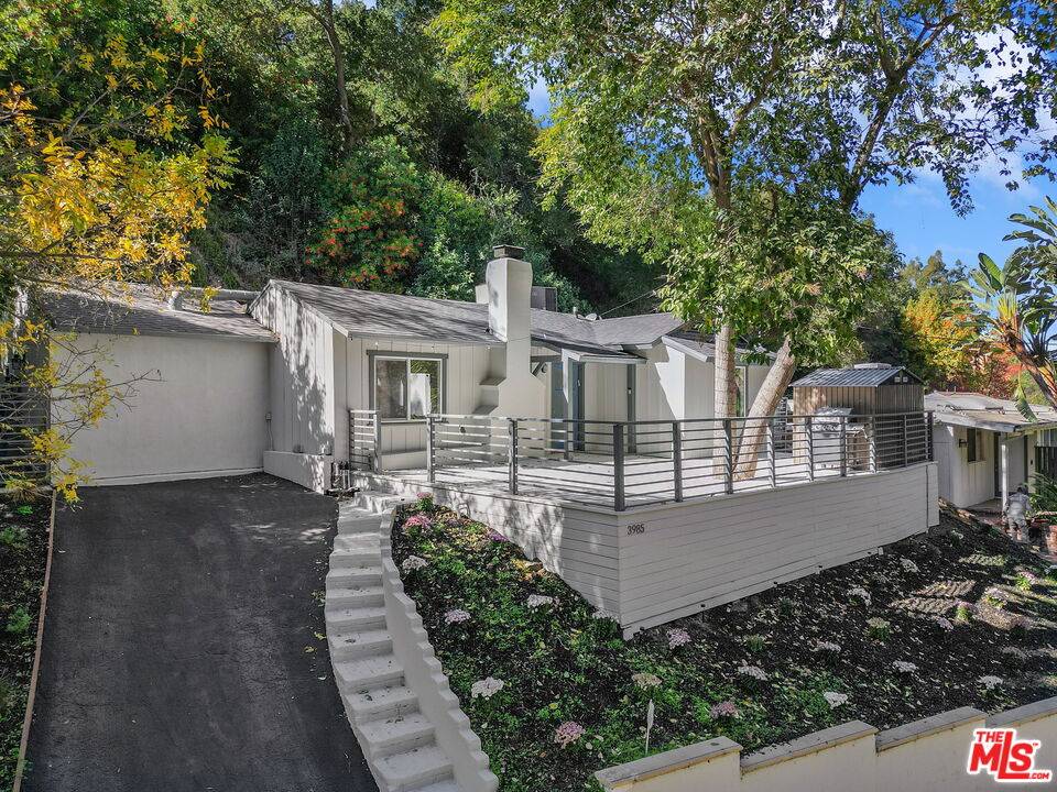 Studio City, CA 91604,3985 Alta Mesa Dr