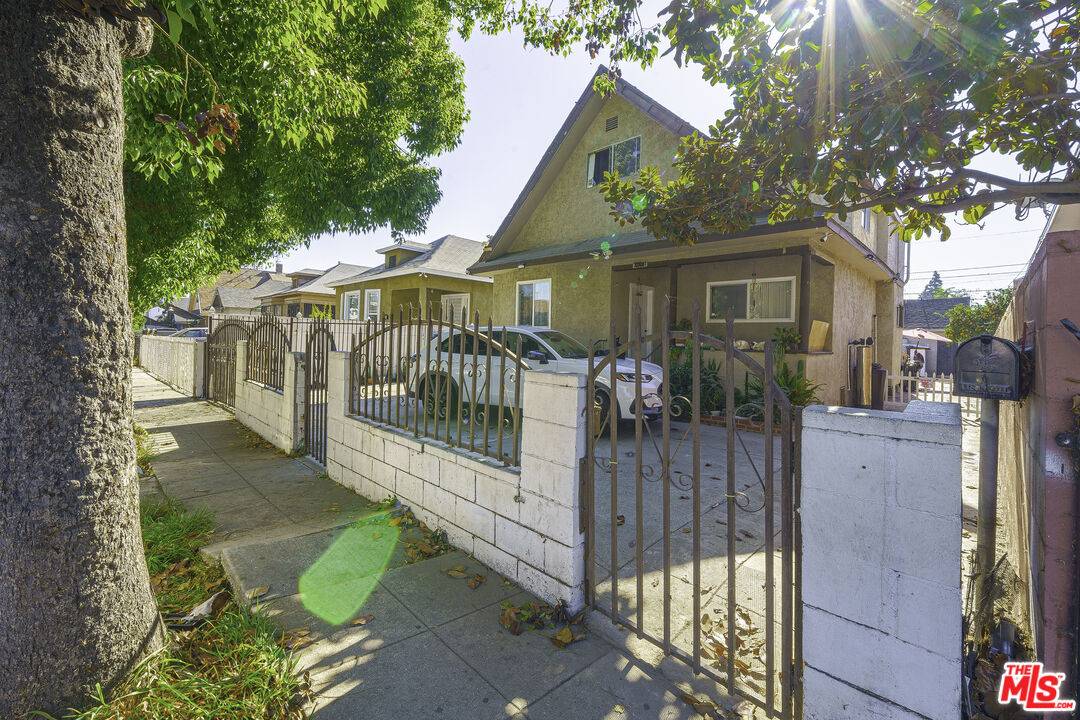 Los Angeles, CA 90011,1208 E 34th St
