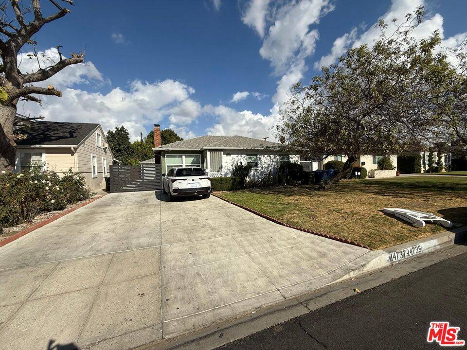 Van Nuys, CA 91405,14735 Bassett St