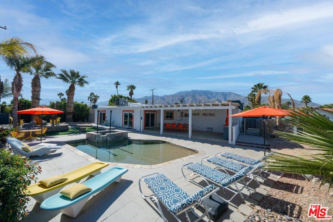 Palm Springs, CA 92262,2236 N Victoria Rd