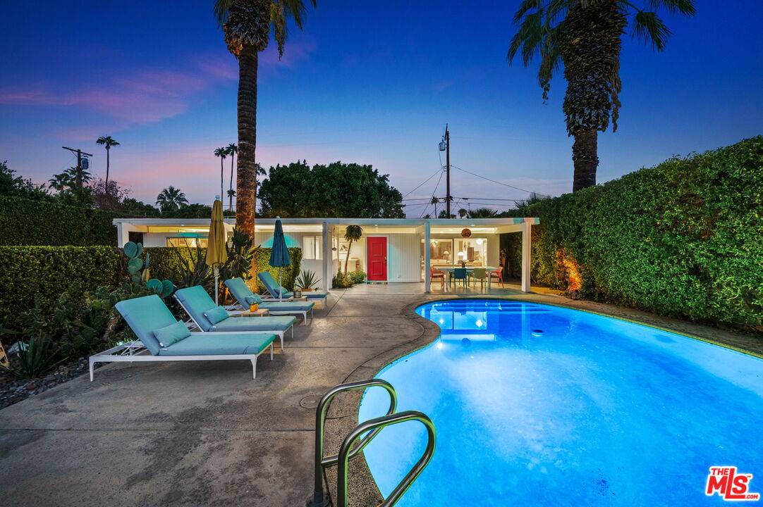 Palm Springs, CA 92264,540 S Vista Oro