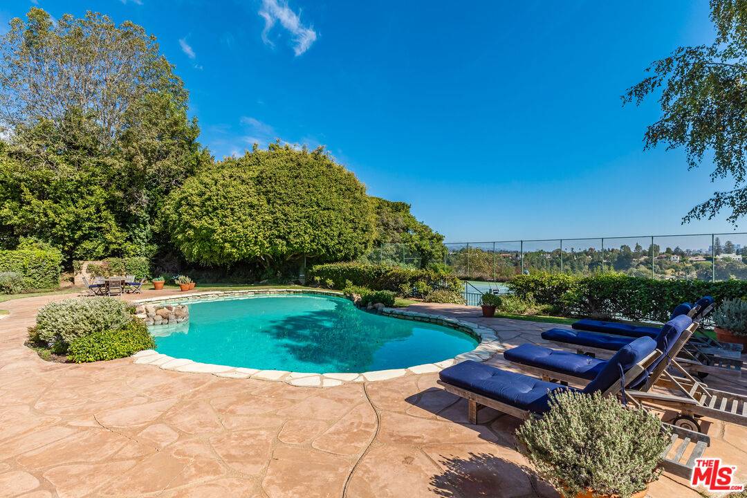 Pacific Palisades, CA 90272,1580 San Remo Dr