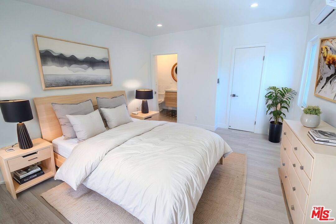 West Hollywood, CA 90069,9035 Dicks St #1/2