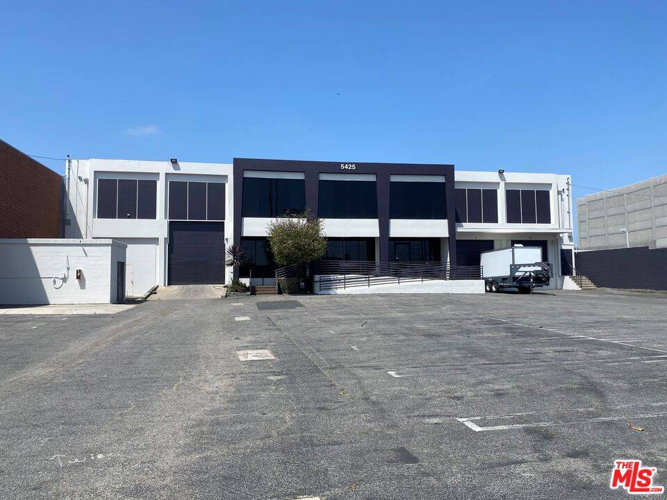 Los Angeles, CA 90066,5425 Grosvenor Blvd