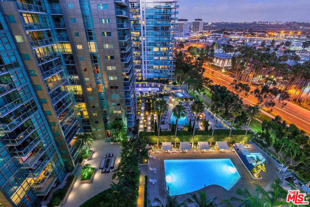 Marina Del Rey, CA 90292,13700 MARINA POINTE DR #828