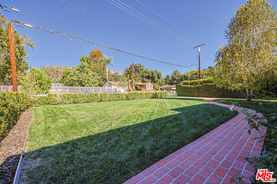 Altadena, CA 91001,328 E Calaveras St