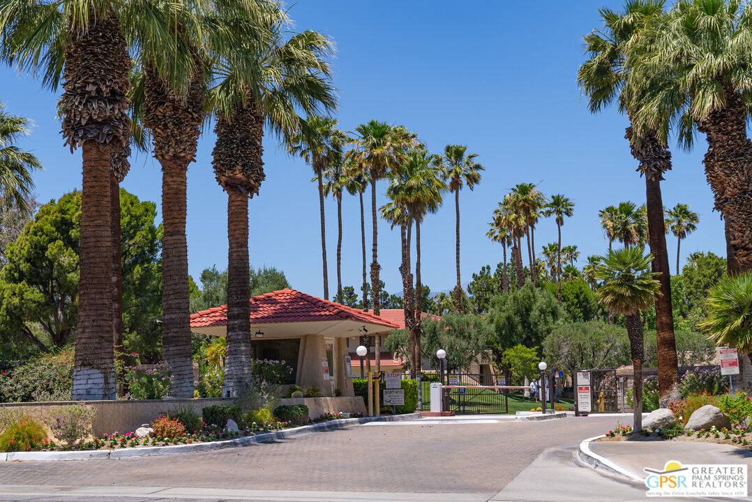 Palm Springs, CA 92262,751 N Los Felices Cir #M109