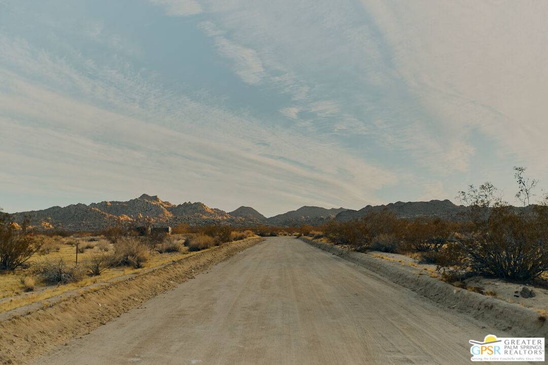 Joshua Tree, CA 92252,7245 Sunview Ave