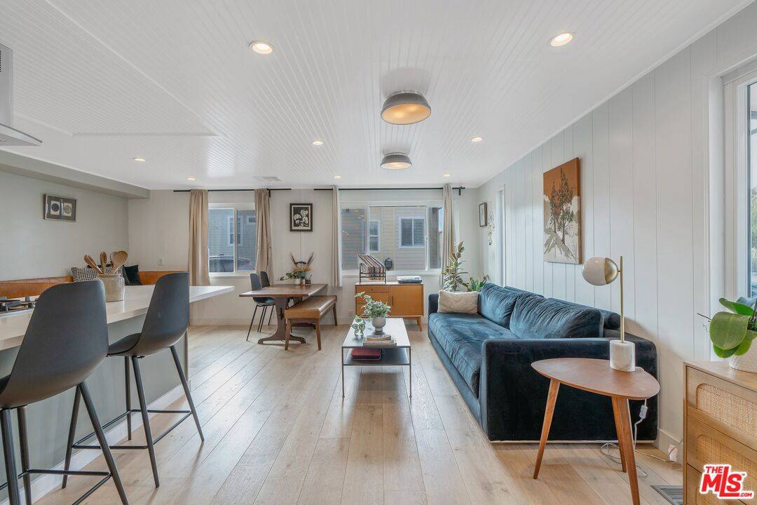 Pacific Palisades, CA 90272,3 Copra Ln